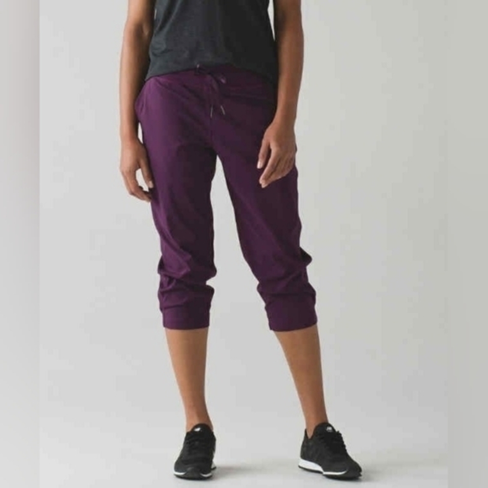 Lululemon Studio Crop II (Unlined) - Sz 4